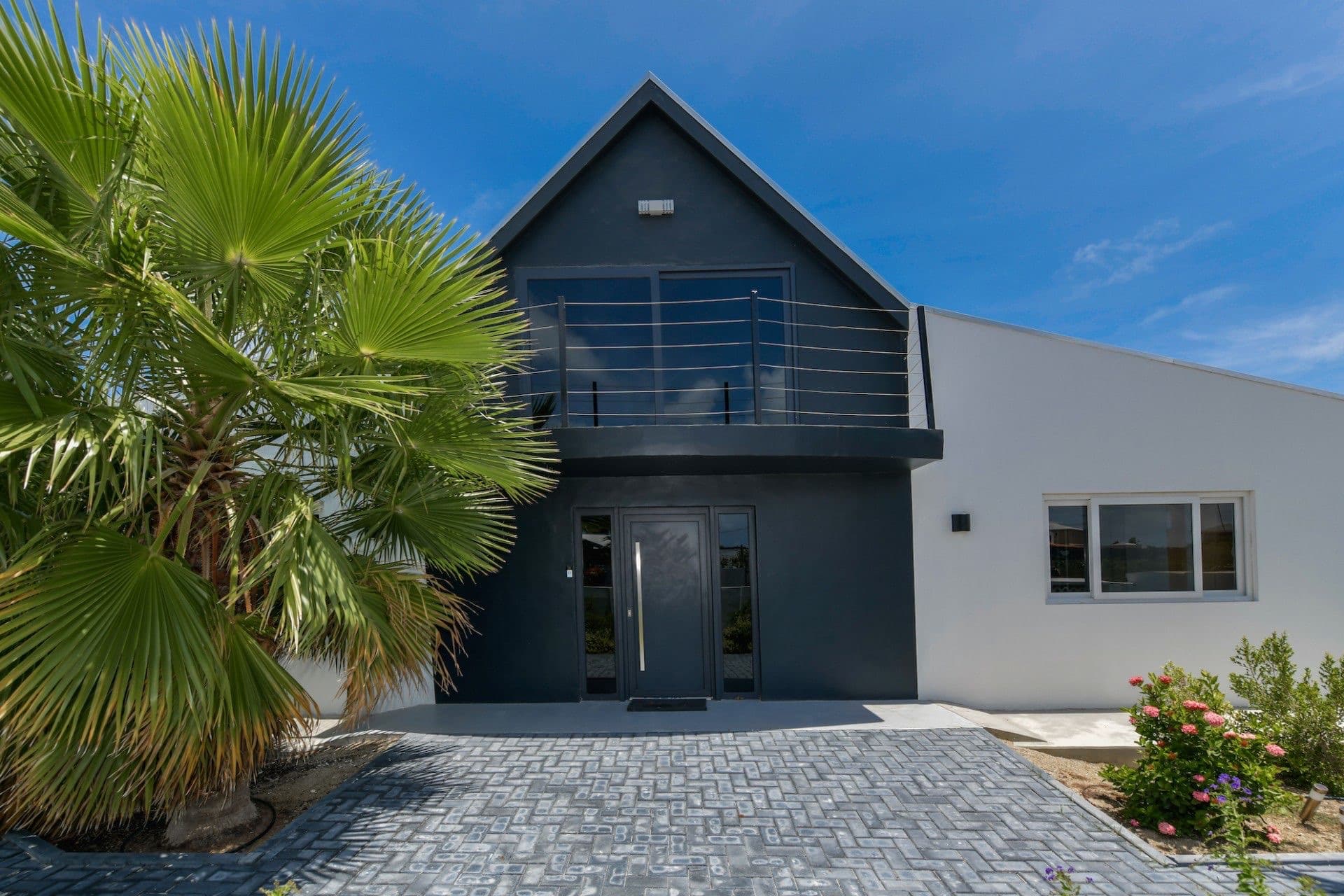 Beautiful Two-Story Home – Saliña Cerca 1J