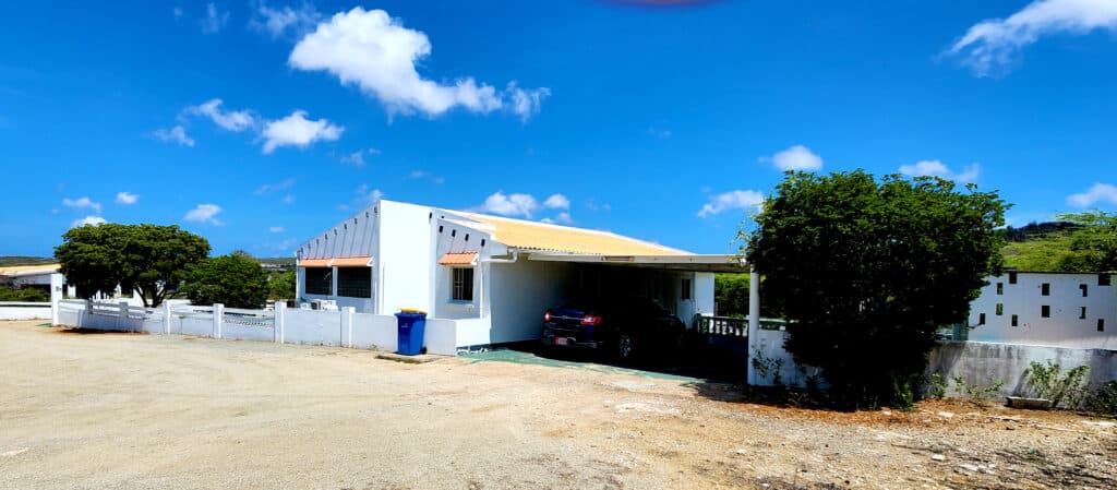 House For Sale - Rooi Taki 3 photo 3